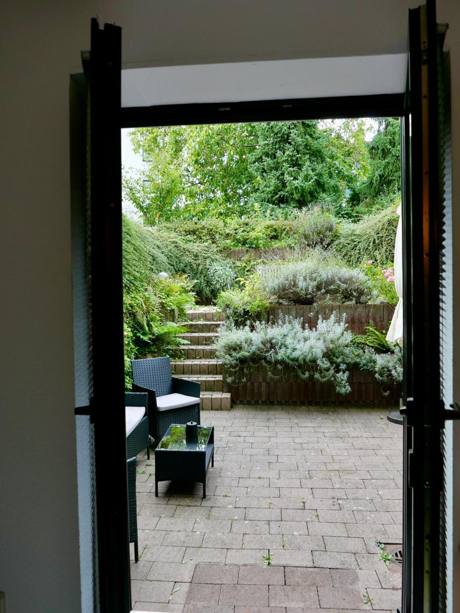 Schoenes Apartment Mit Terrasse Im Steingarten Bad Vilbel Esterno foto